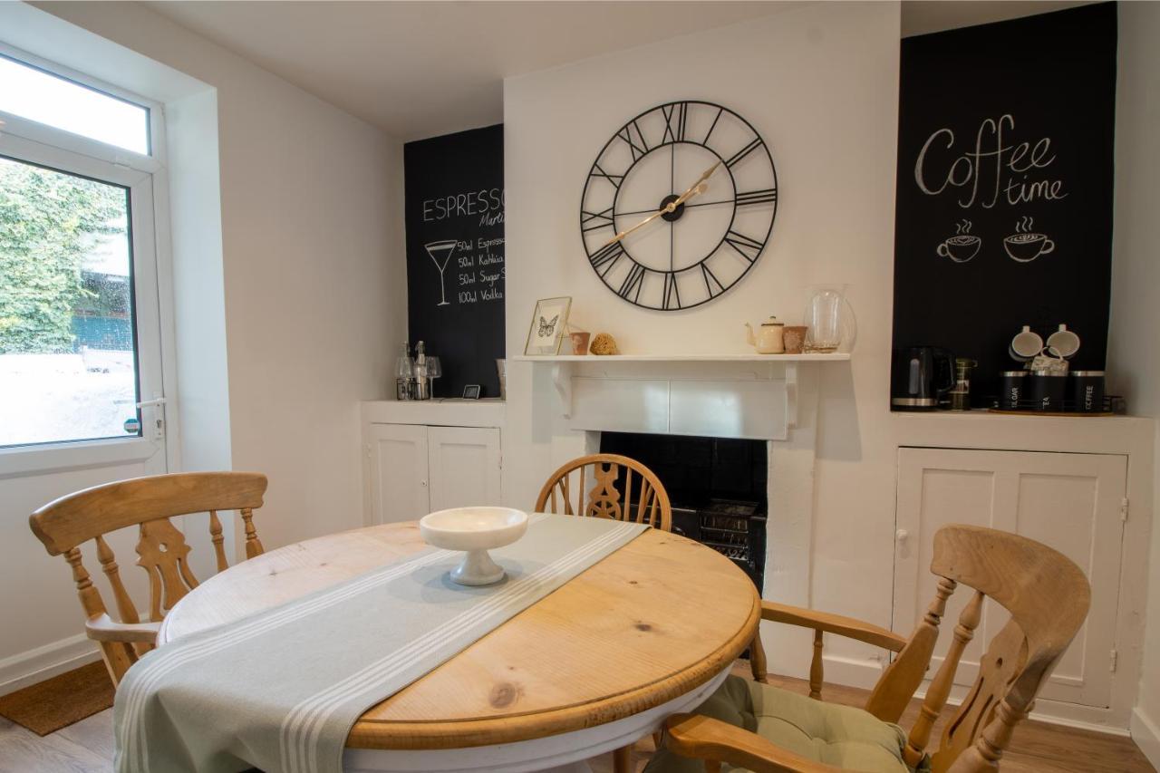 Stylish And Modern Town Centre End-Of Terrace Home Newton Abbot Exterior foto