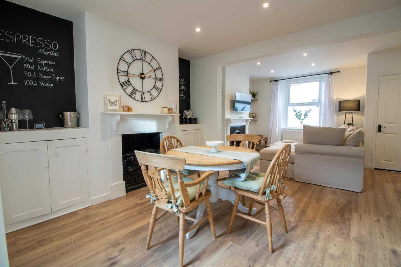 Stylish And Modern Town Centre End-Of Terrace Home Newton Abbot Exterior foto